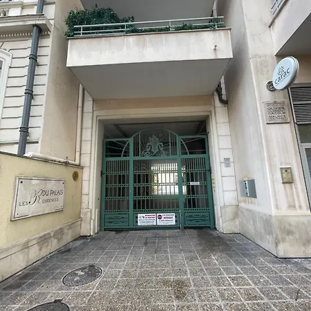 Apartment Spacious In The Center Of Near The Sea *
