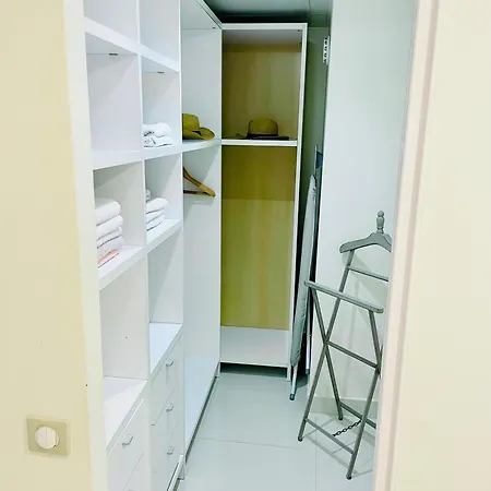 Spacious In The Center Of Near The Sea * Nice
