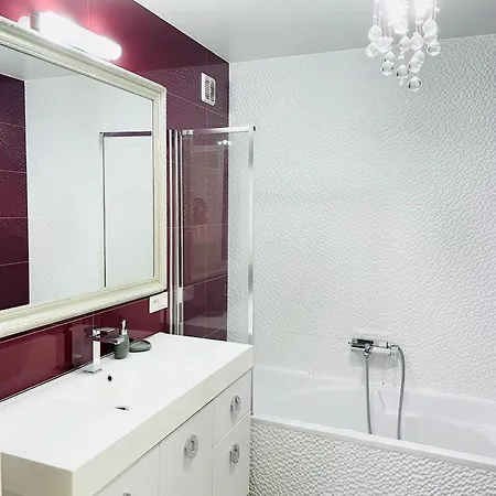 Apartment Spacious In The Center Of Near The Sea *